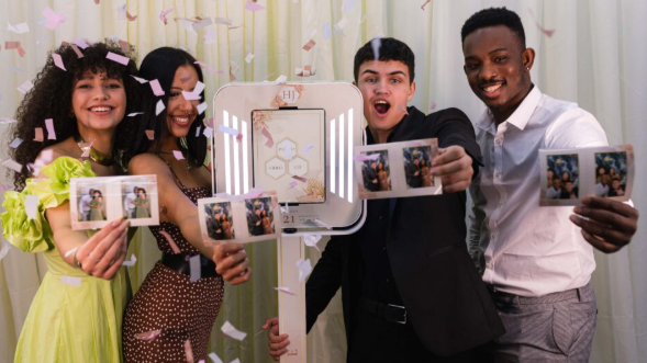 Event Photography vs. Photo Booths: What’s the Difference (and Why You Might Need Both)